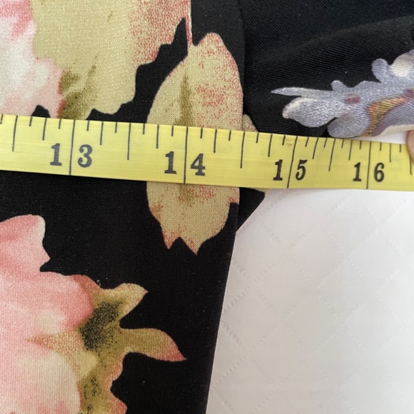 Black Floral Maxi Dress. Approx Size Small as per measurements. - Picture 5 of 8